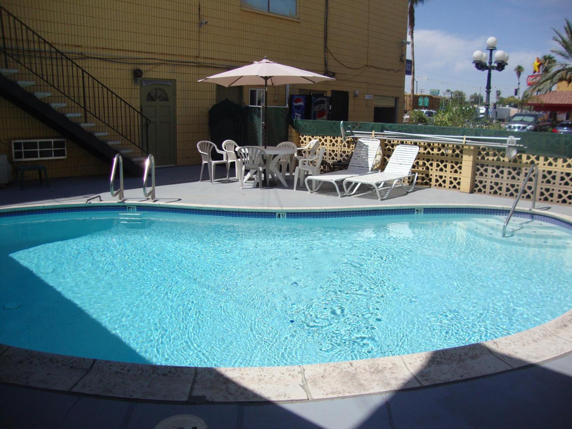 Townhouse Inn And Suites Brawley Fasiliteter bilde