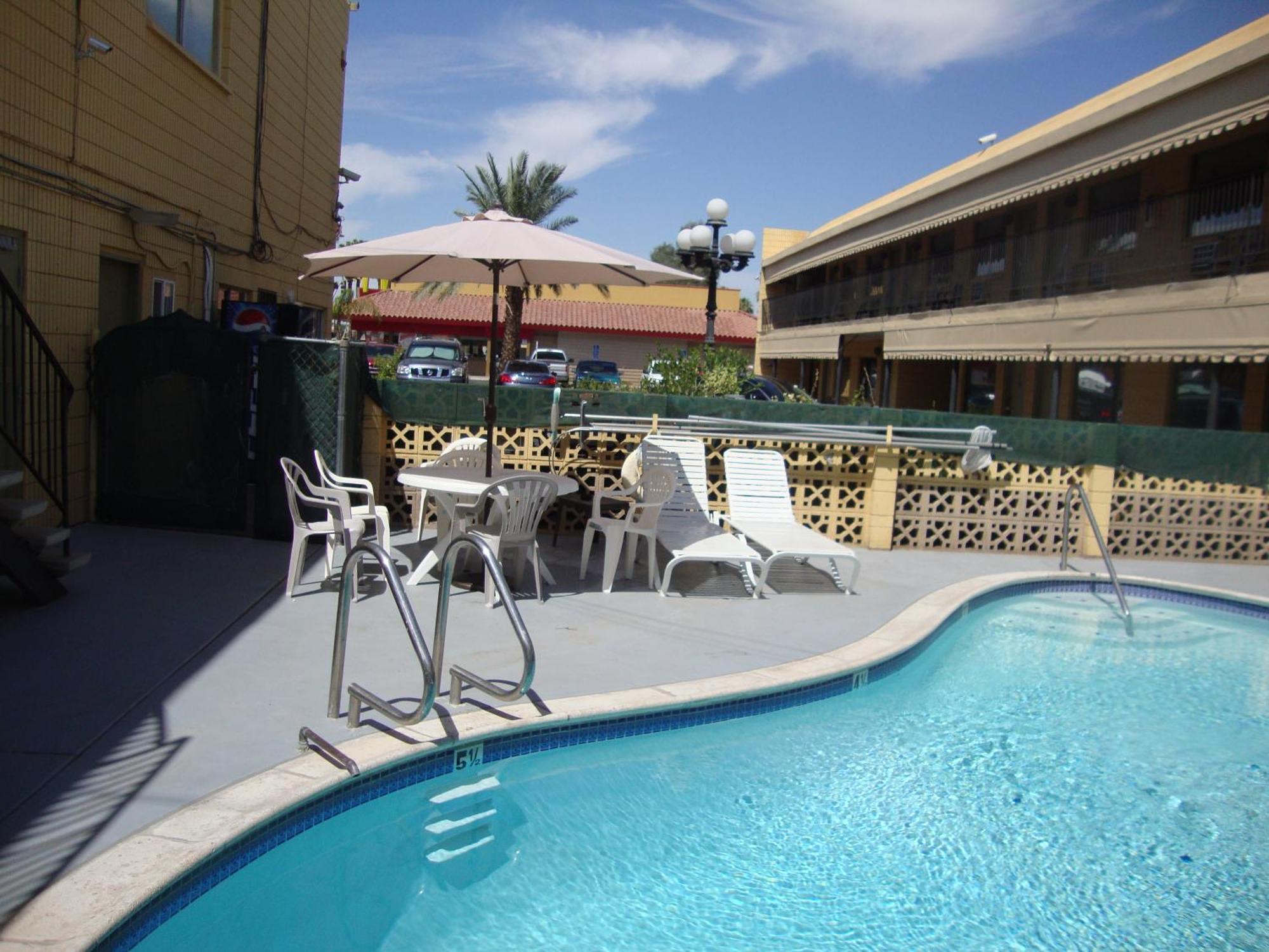 Townhouse Inn And Suites Brawley Eksteriør bilde