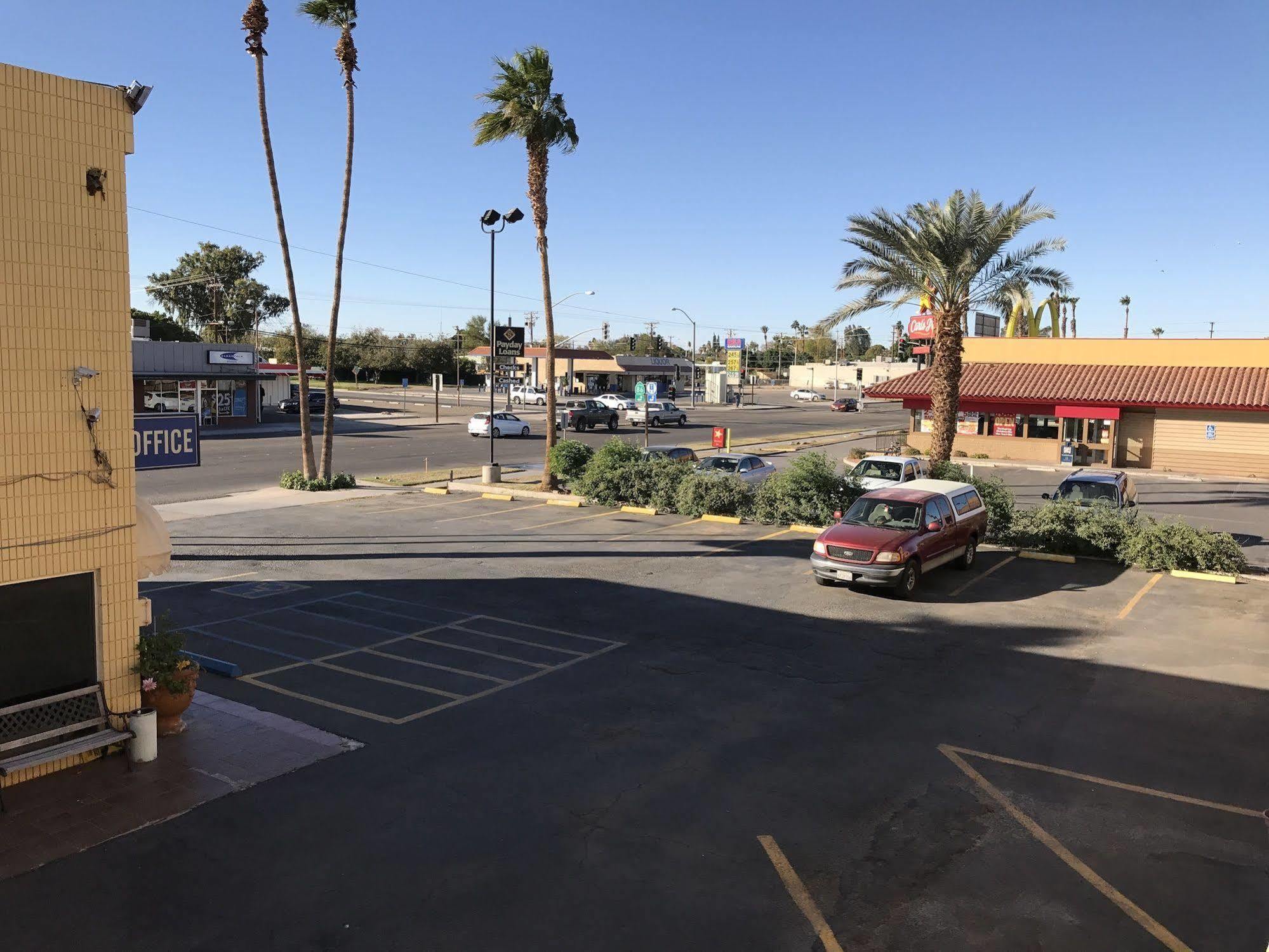 Townhouse Inn And Suites Brawley Eksteriør bilde
