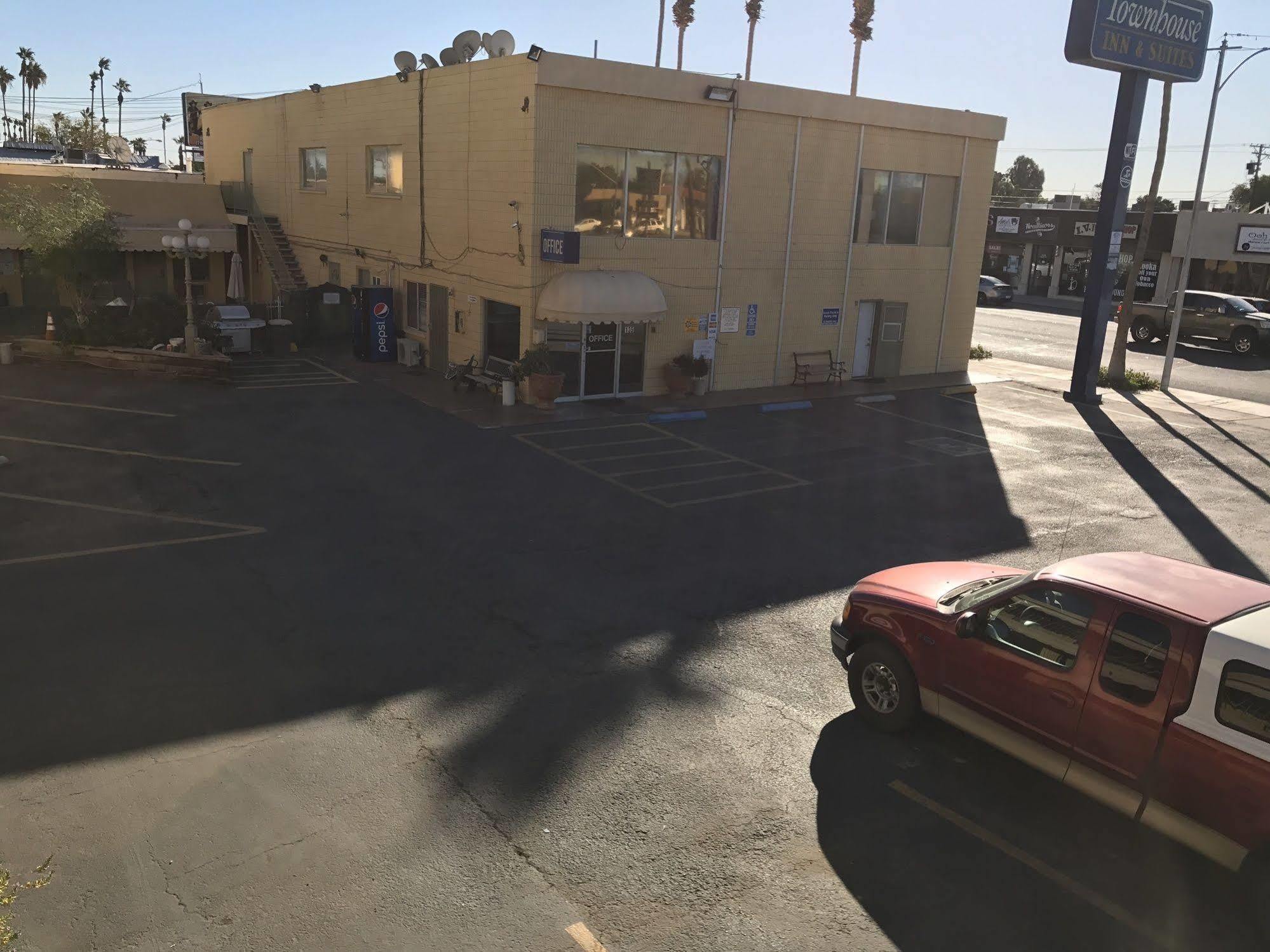 Townhouse Inn And Suites Brawley Eksteriør bilde